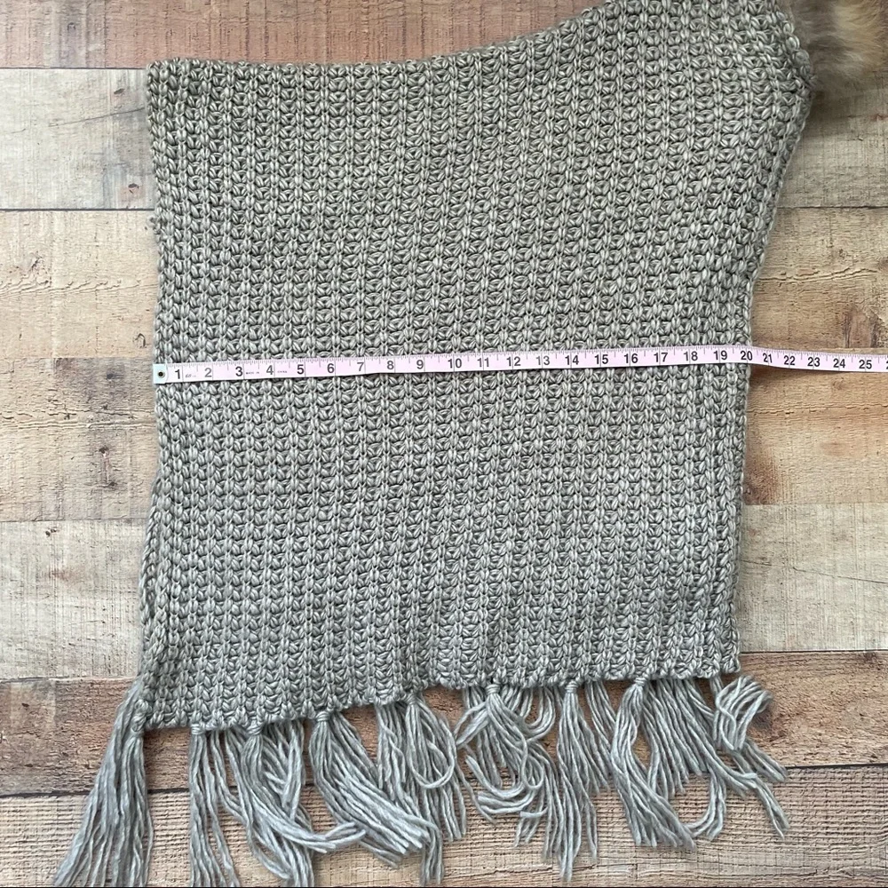 Mystree Faux Fur Trim Knit Poncho Cape Wool Blend ADULT ONE SIZE Beige - Picture 6 of 10